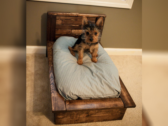 pallet wood dog bed