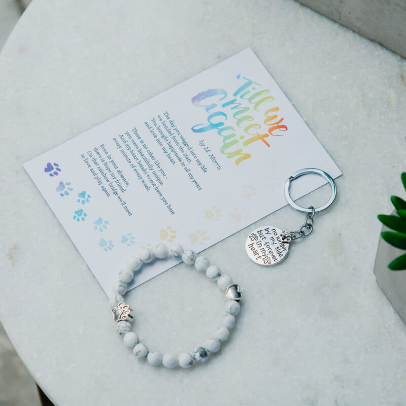 10 Thoughtful Memorial Gifts for Someone Who Recently Lost