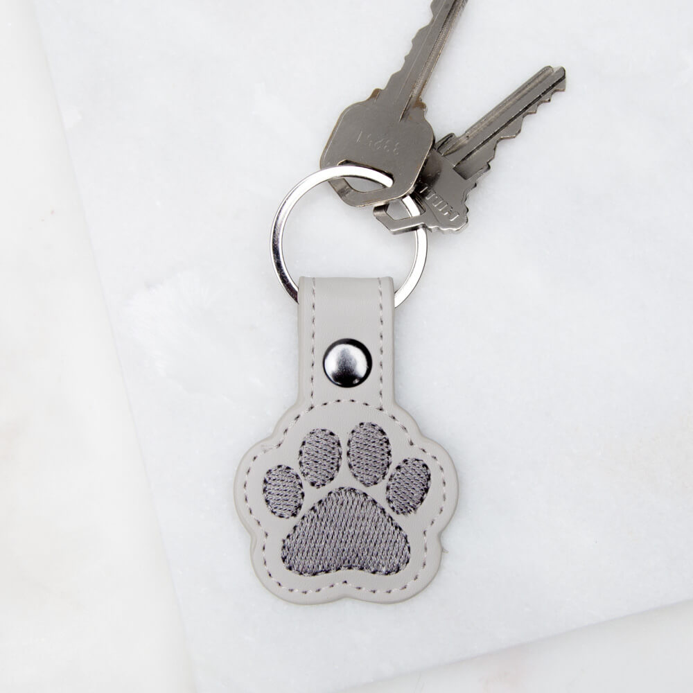 1pc Brown Dog Shaped Leather Keychain With Faux Leather Pendant