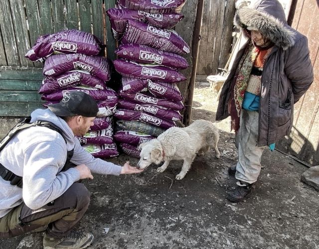 pets and rescuers Ukraine