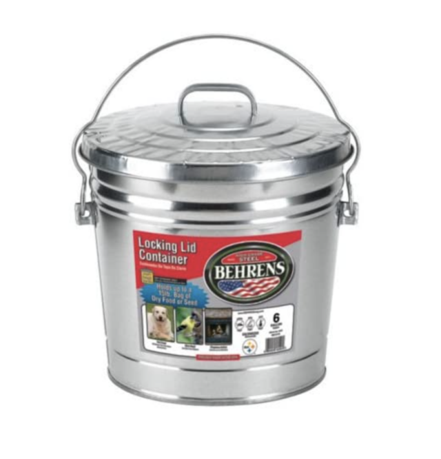 Outdoor dog food container