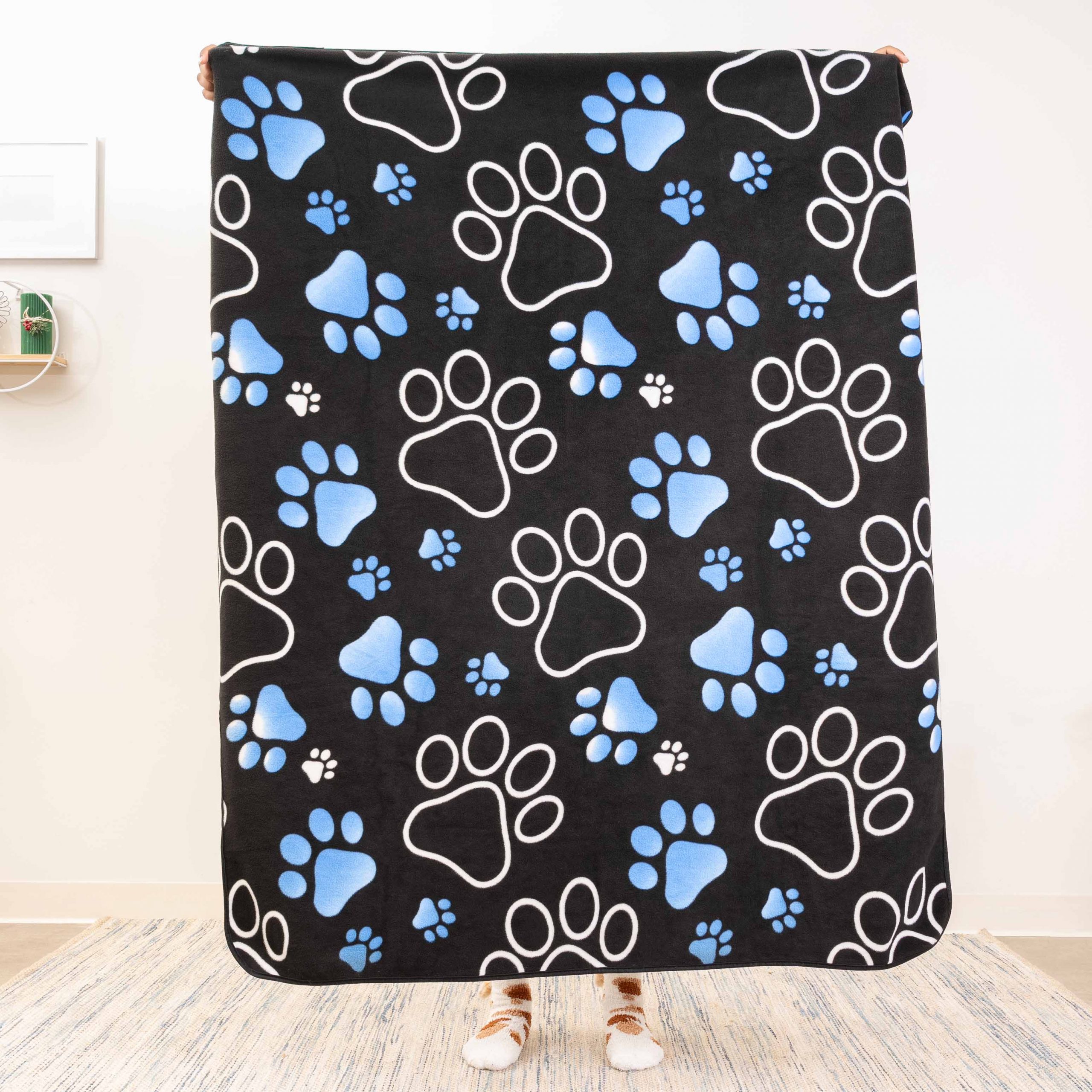 Dreamy Blues Polar Fleece Dog Blanket – Ultra Soft – Large Throw Blanket for Dog Lovers 50"x 60"