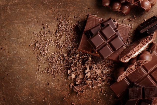 chocolate bad for dogs and cats
