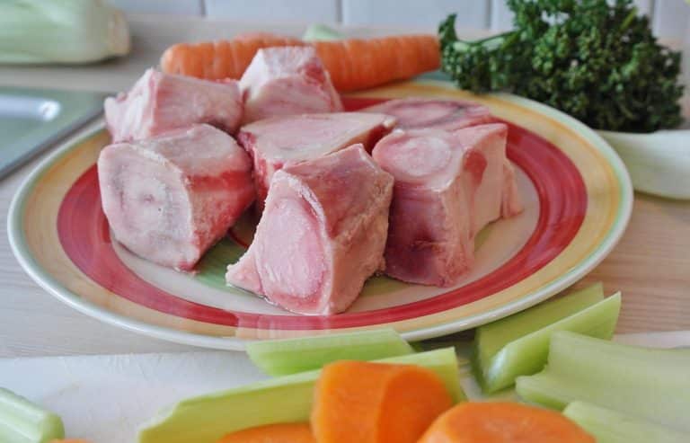6 Functional Foods That Support Dogs with Kidney Issues - iHeartDogs.com - Apple Snacks For Dogs With Kidney Issues