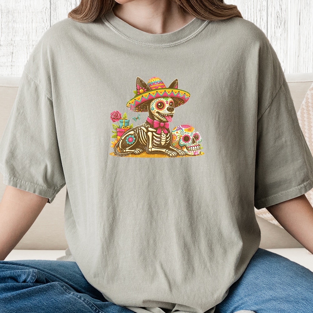 Comfort Colors DÃa de los Muertos Chihuahua Sombrero Vintage Washed Tee - Sandstone